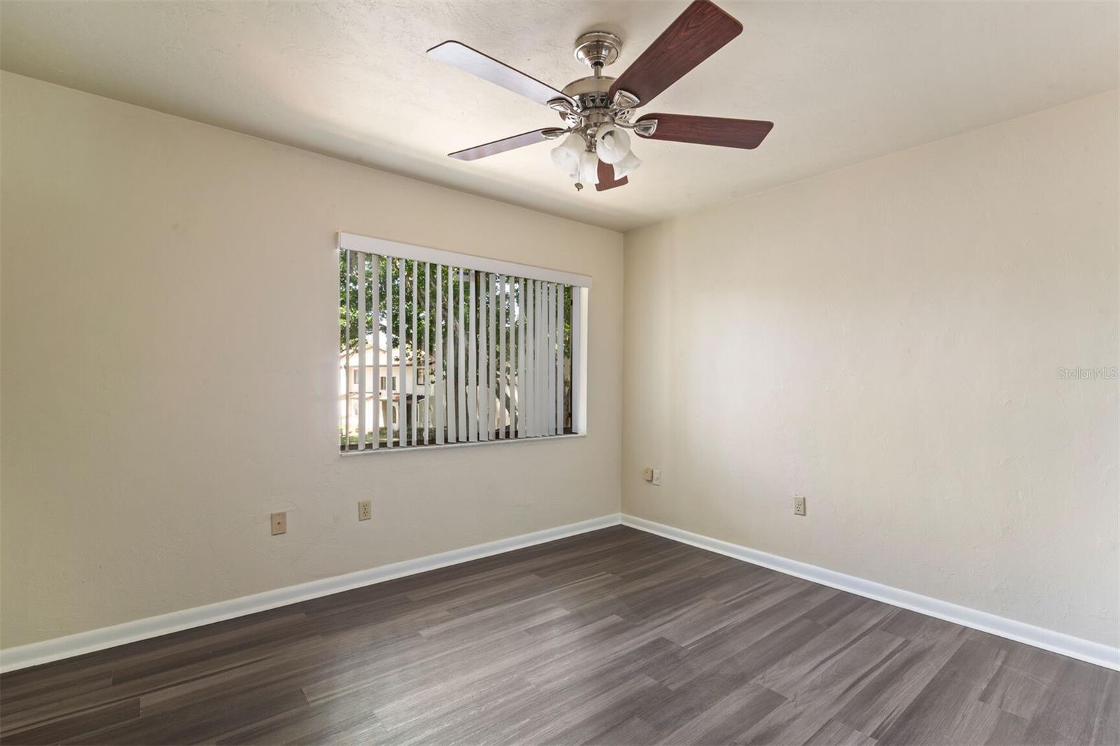 2635 Sw 35th Pl #301 Property Photo 18