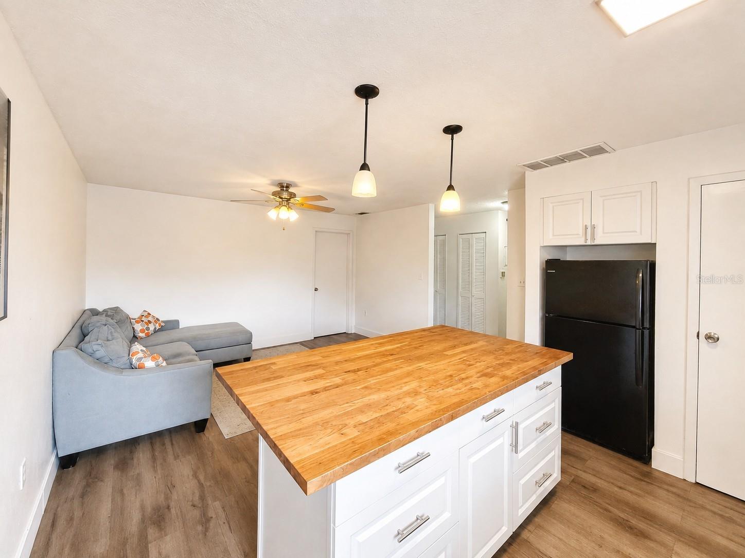 2811 Sw Archer Rd #z242 Property Photo 3