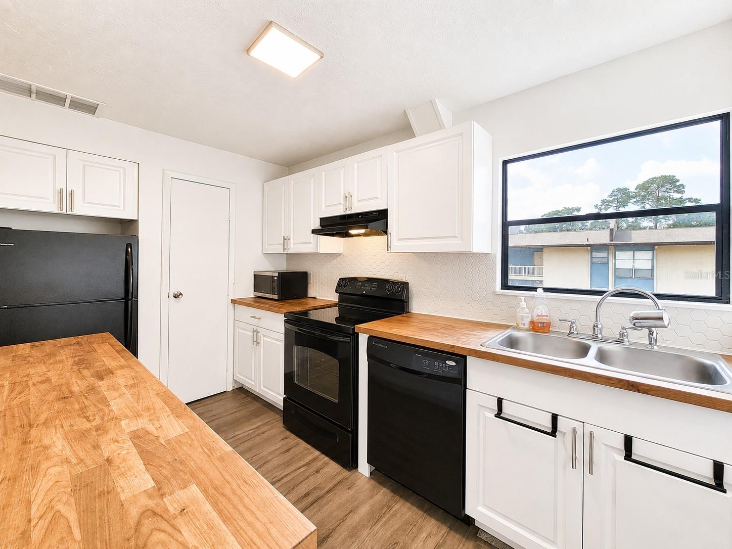 2811 Sw Archer Rd #z242 Property Photo 11