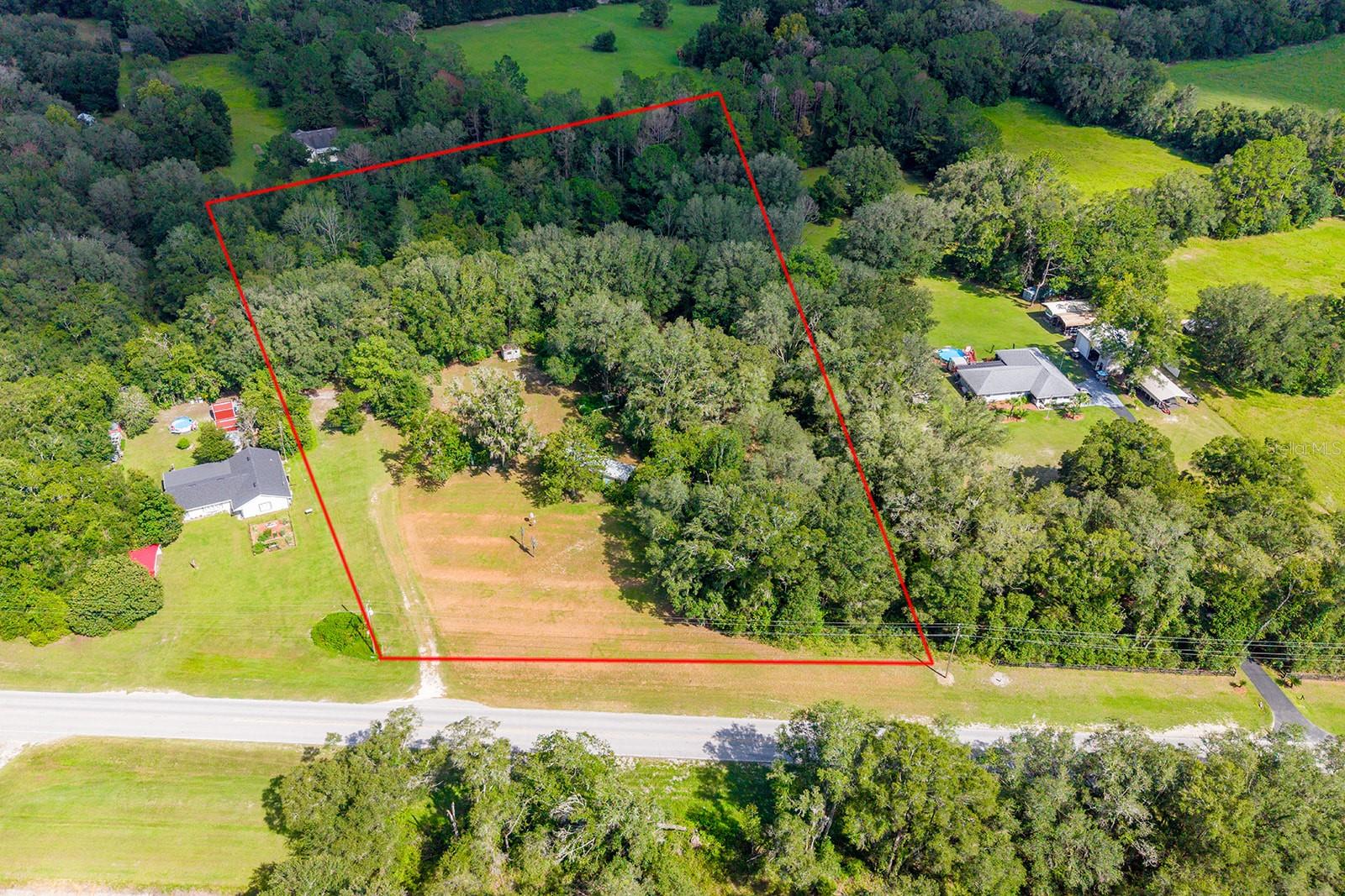 5301 Nw County Road 235 Property Photo 1