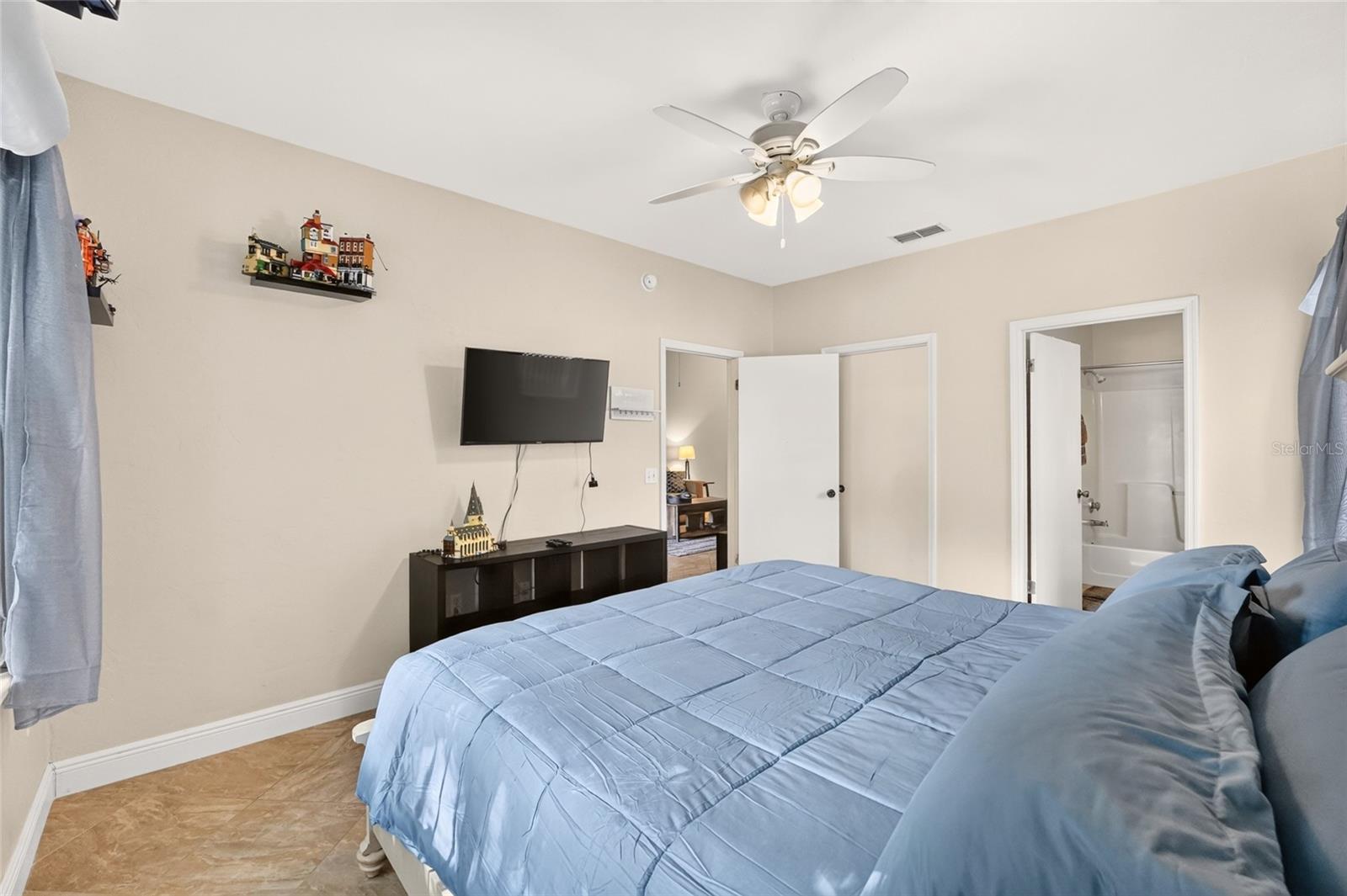 4700 Sw Archer Rd #127 Property Photo 16