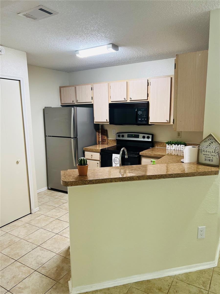3705 Sw 27th St #1011 Property Photo 5