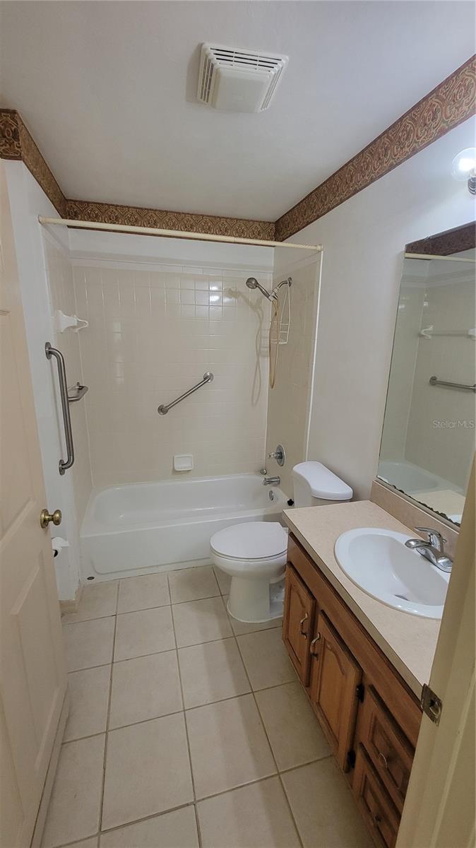 1517 Ne 40th Pl Property Photo 12