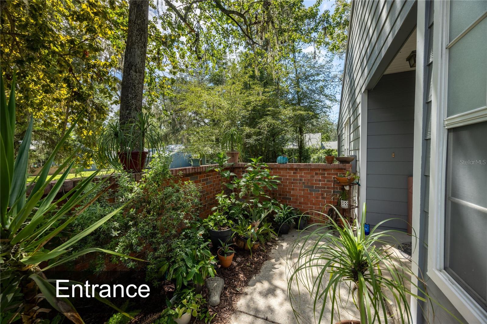 418 Nw 48th Blvd #610 Property Photo 7