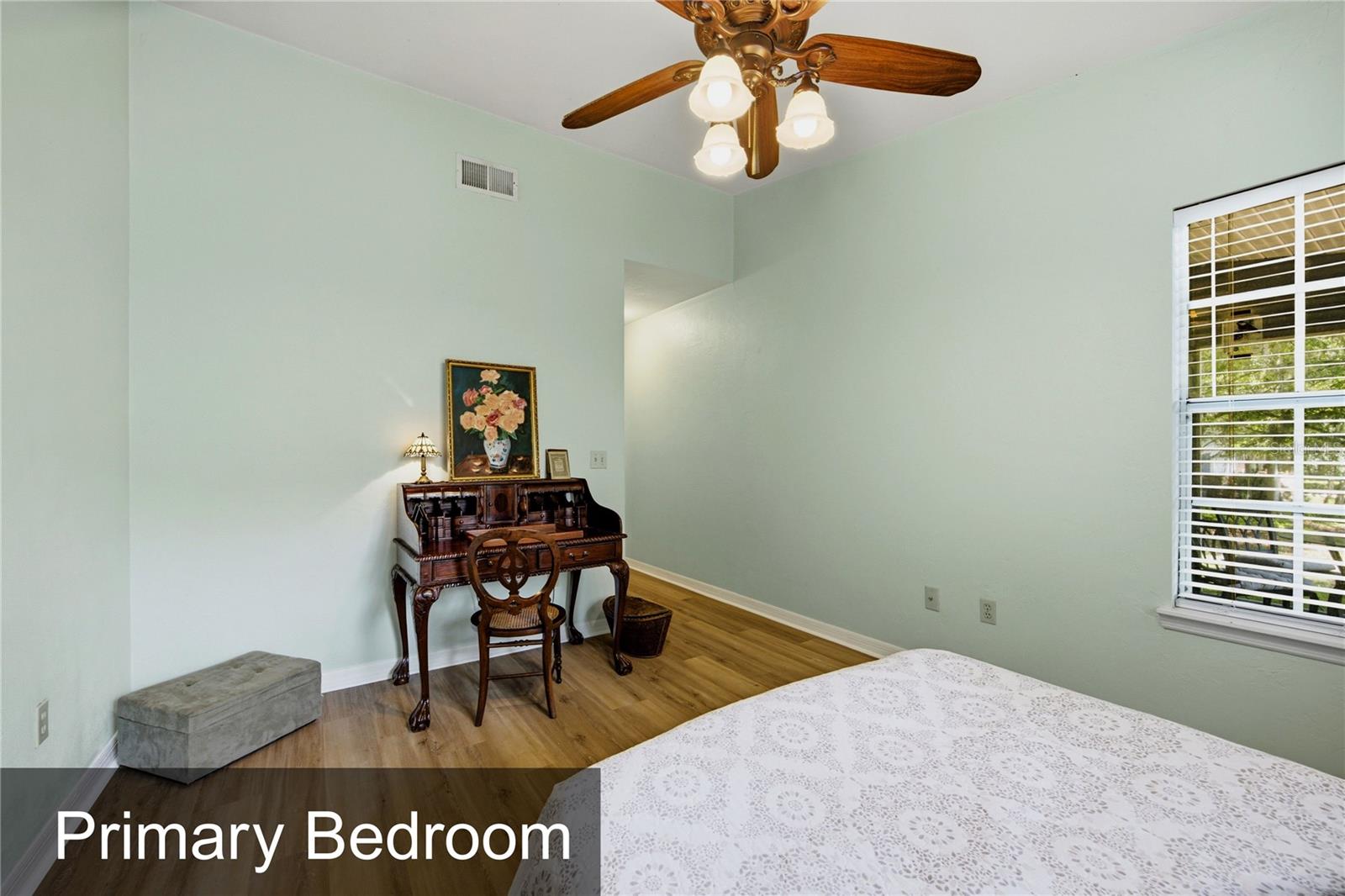 418 Nw 48th Blvd #610 Property Photo 15
