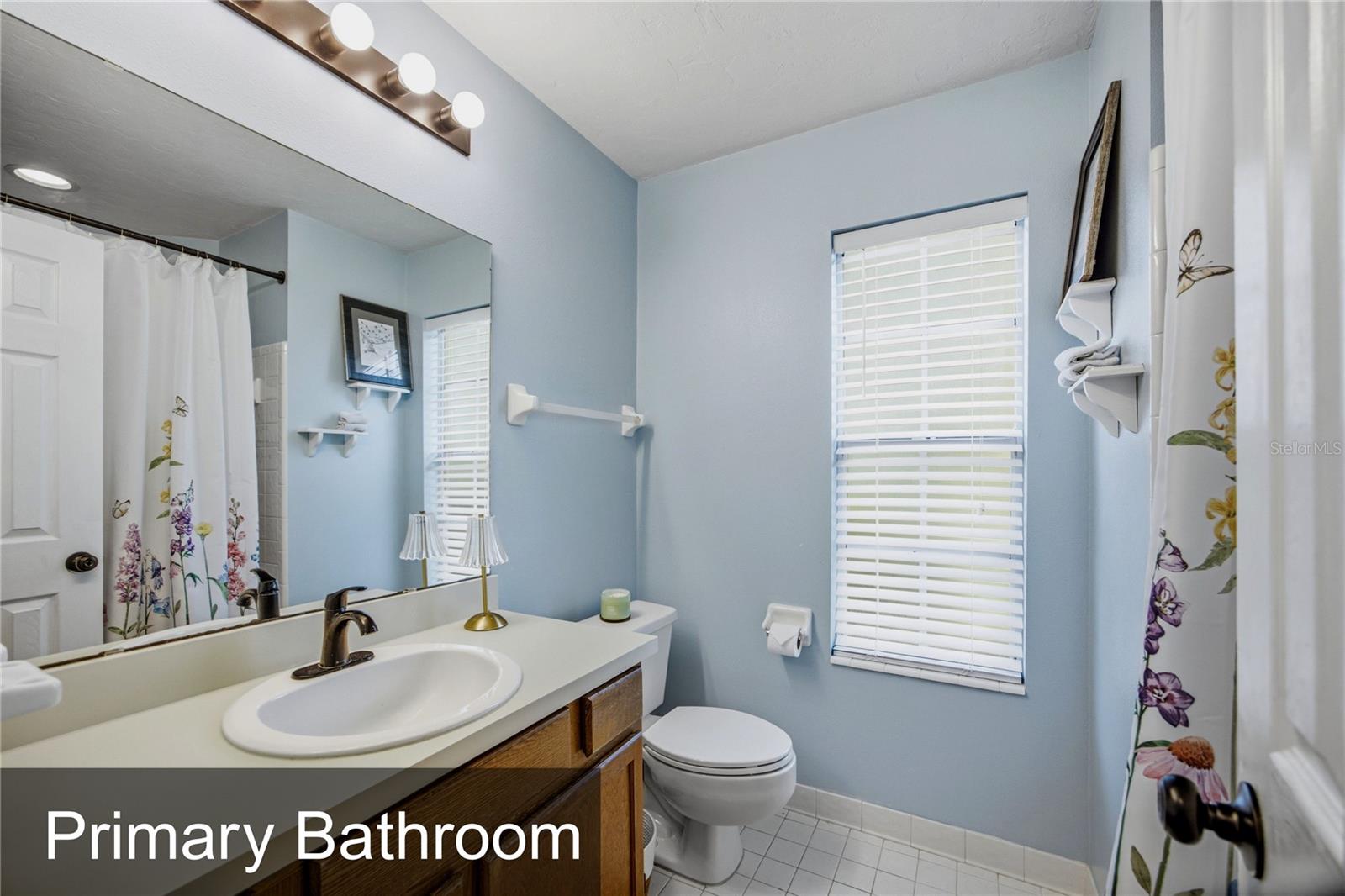 418 Nw 48th Blvd #610 Property Photo 16