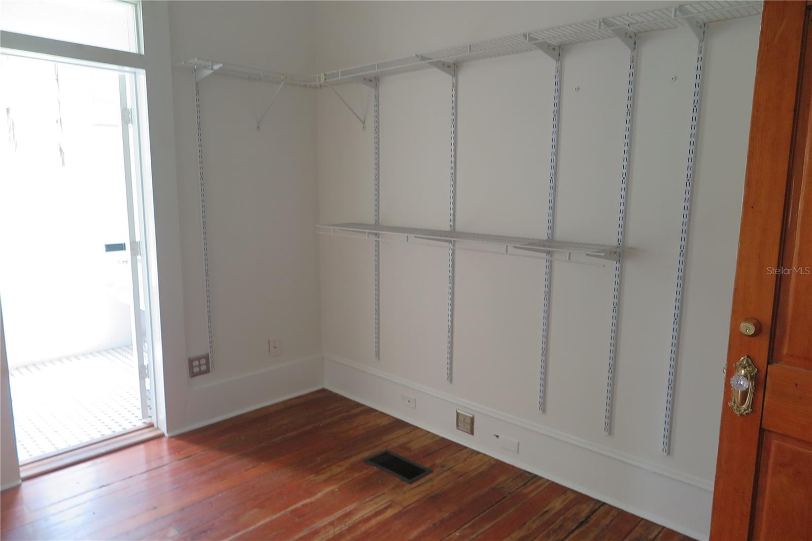 105 Se 1st Ave Property Photo 19