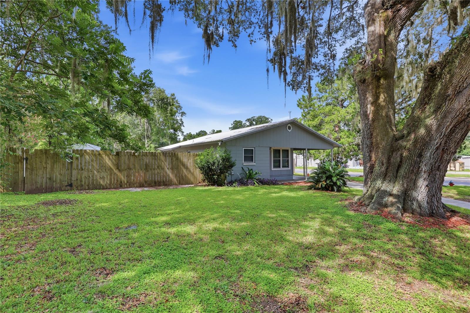 14004 Nw 158th Ave Property Photo 3