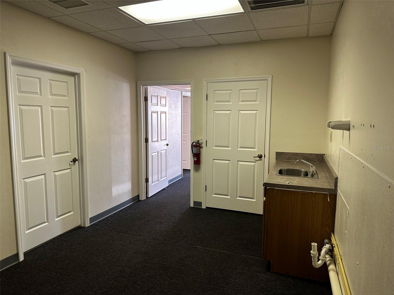 4585 Nw 6th St #d Property Photo 4