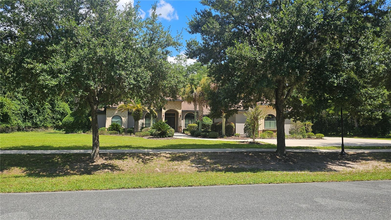 GC542777 Property Photo 3