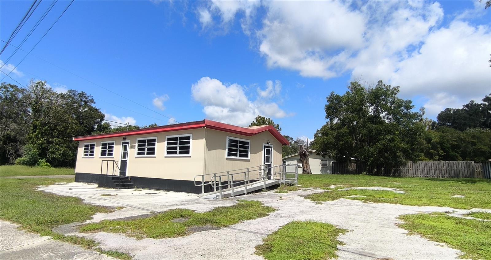 14610 Kennard St Property Photo 9