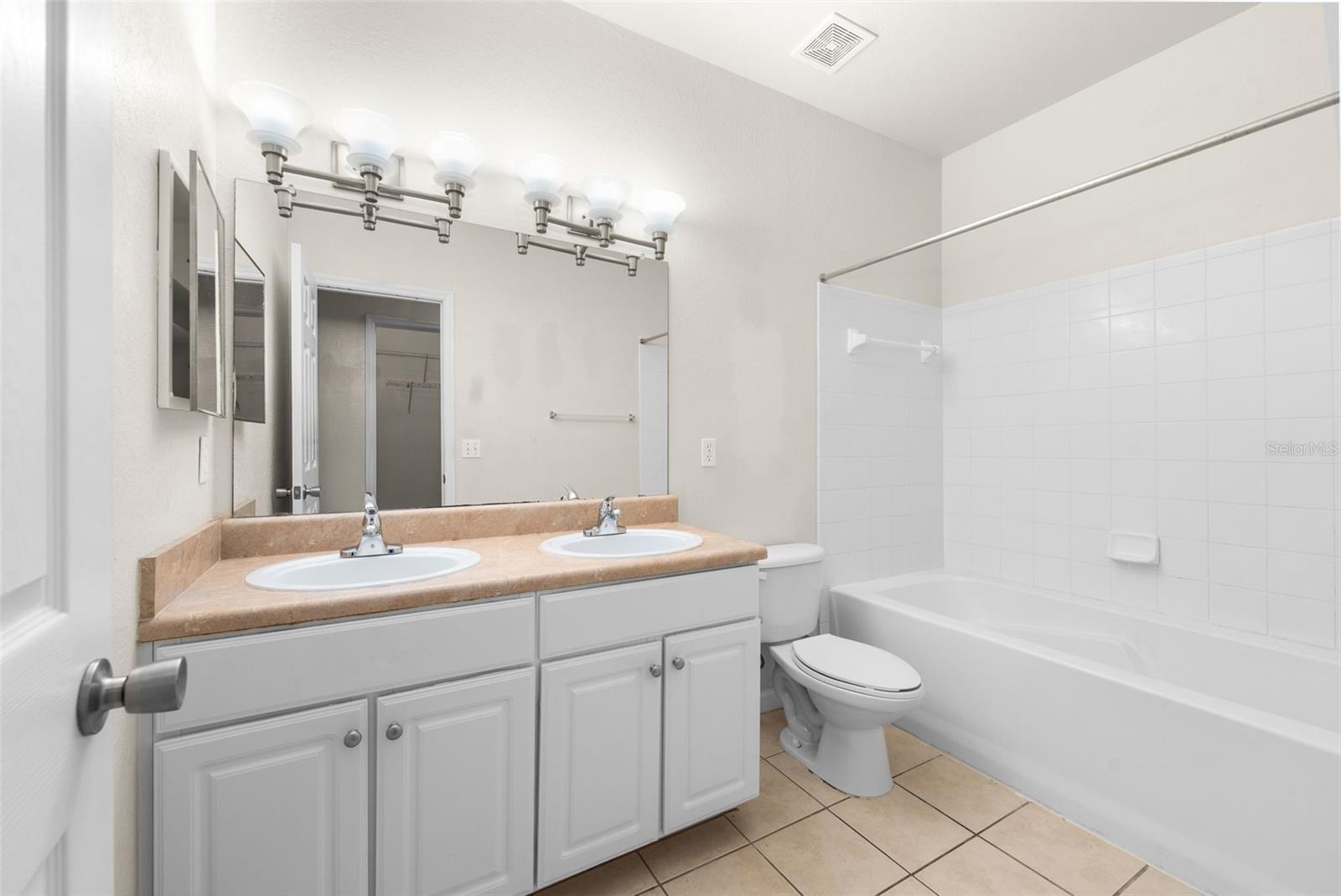 5007 Nw 45th Rd #103 Property Photo 15