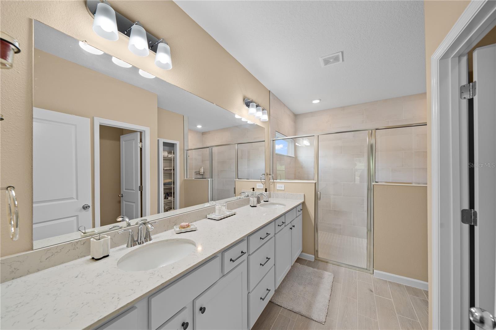 13669 Nw Convergence Blvd Property Photo 21