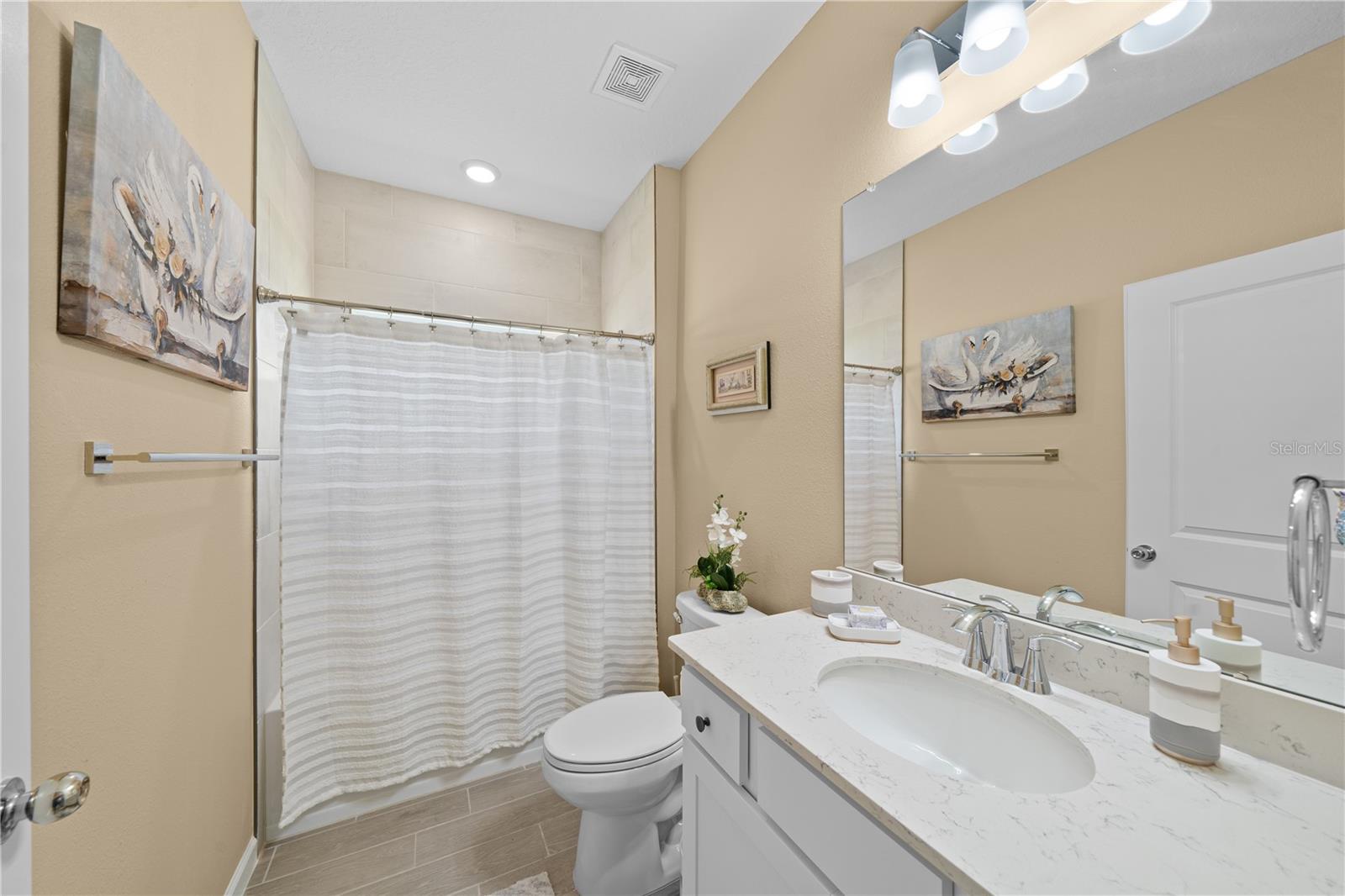 13669 Nw Convergence Blvd Property Photo 26