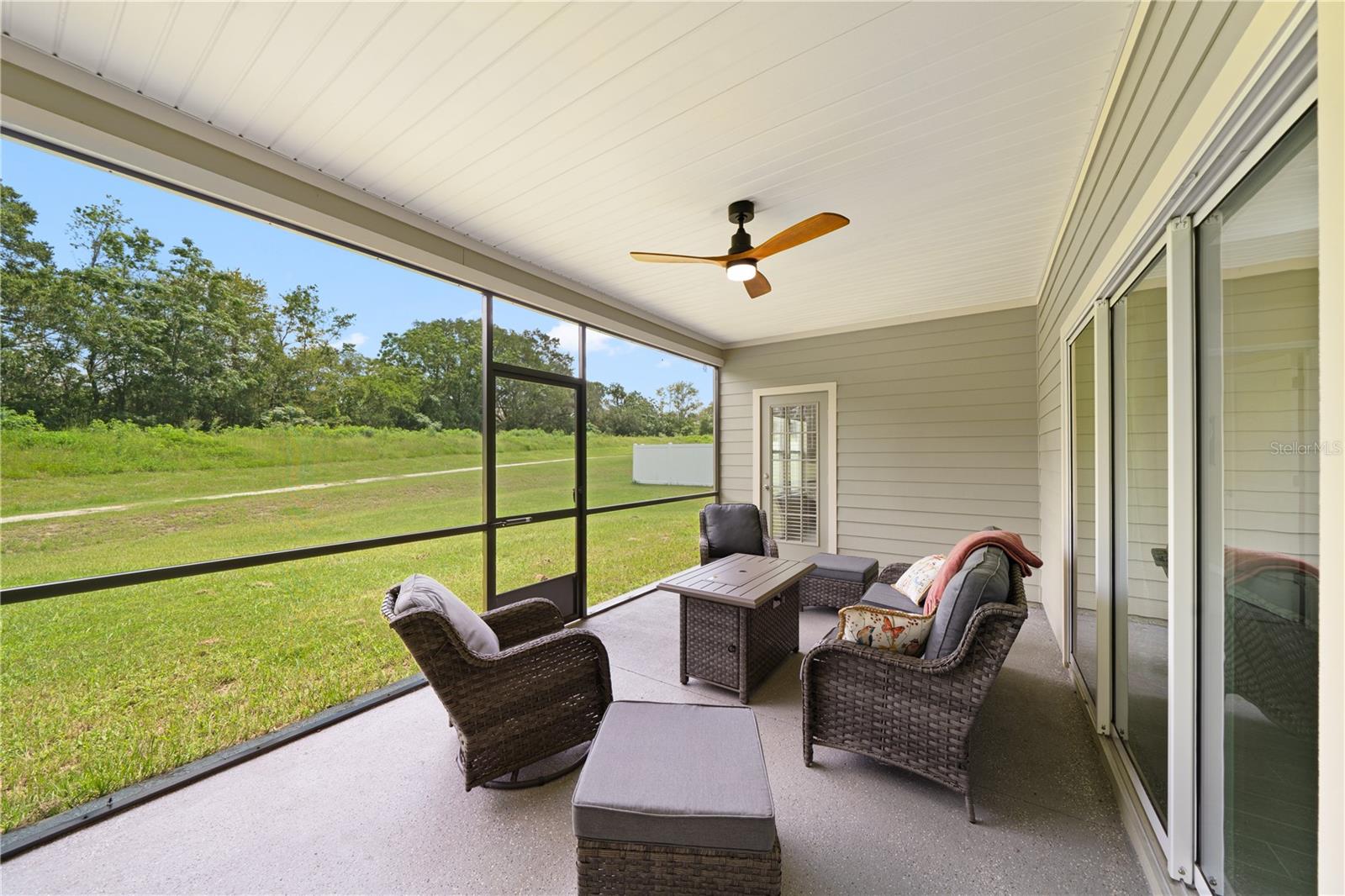 13669 Nw Convergence Blvd Property Photo 34