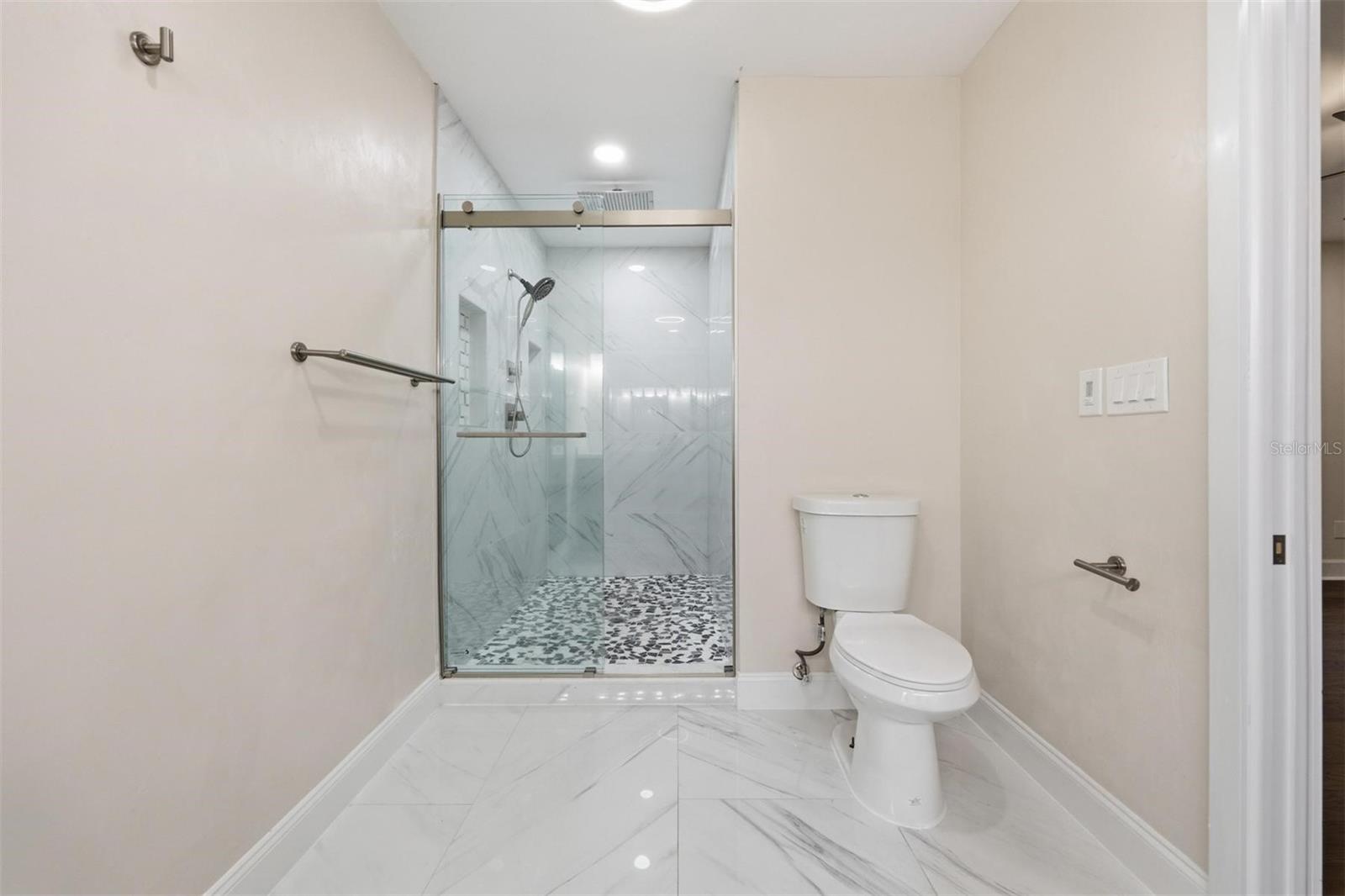 226 Sw 80th Blvd Property Photo 33
