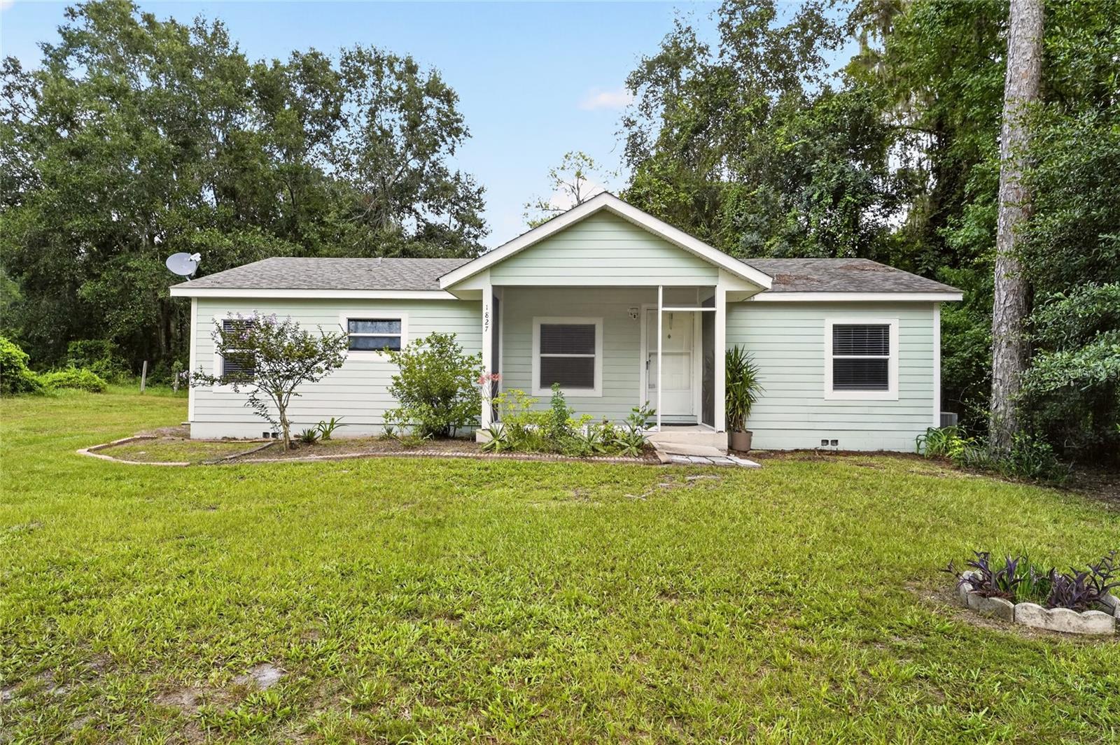 1827 Se 43rd Ter Property Photo 1