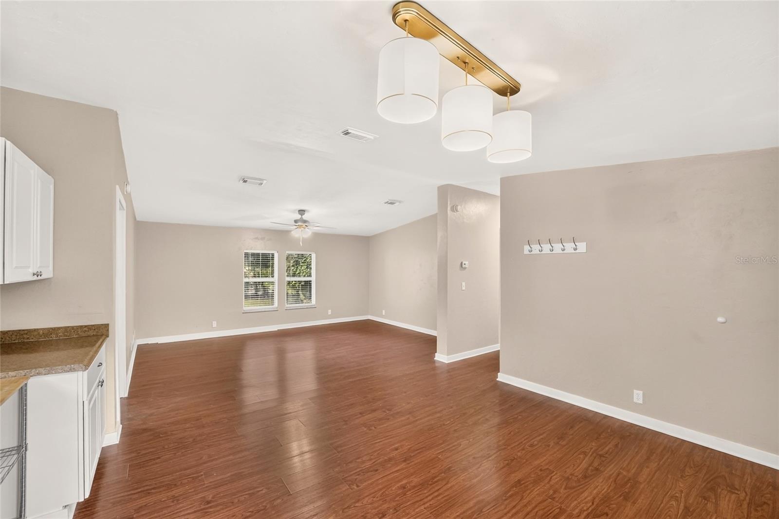 1827 Se 43rd Ter Property Photo 3