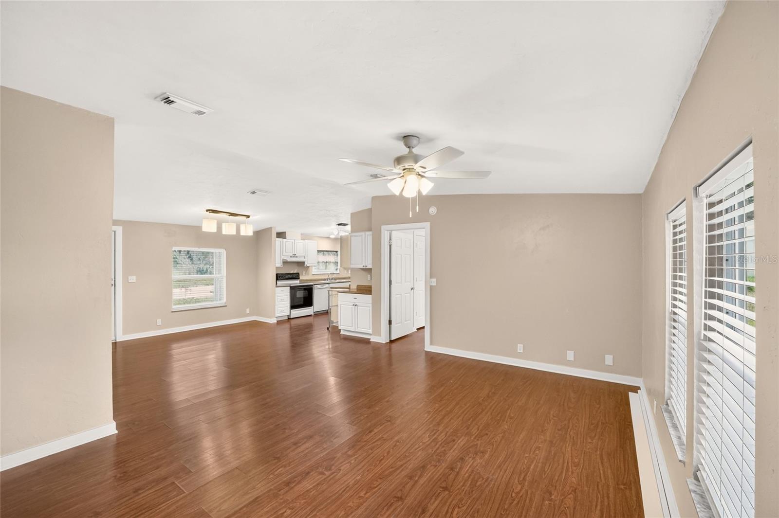 1827 Se 43rd Ter Property Photo 6