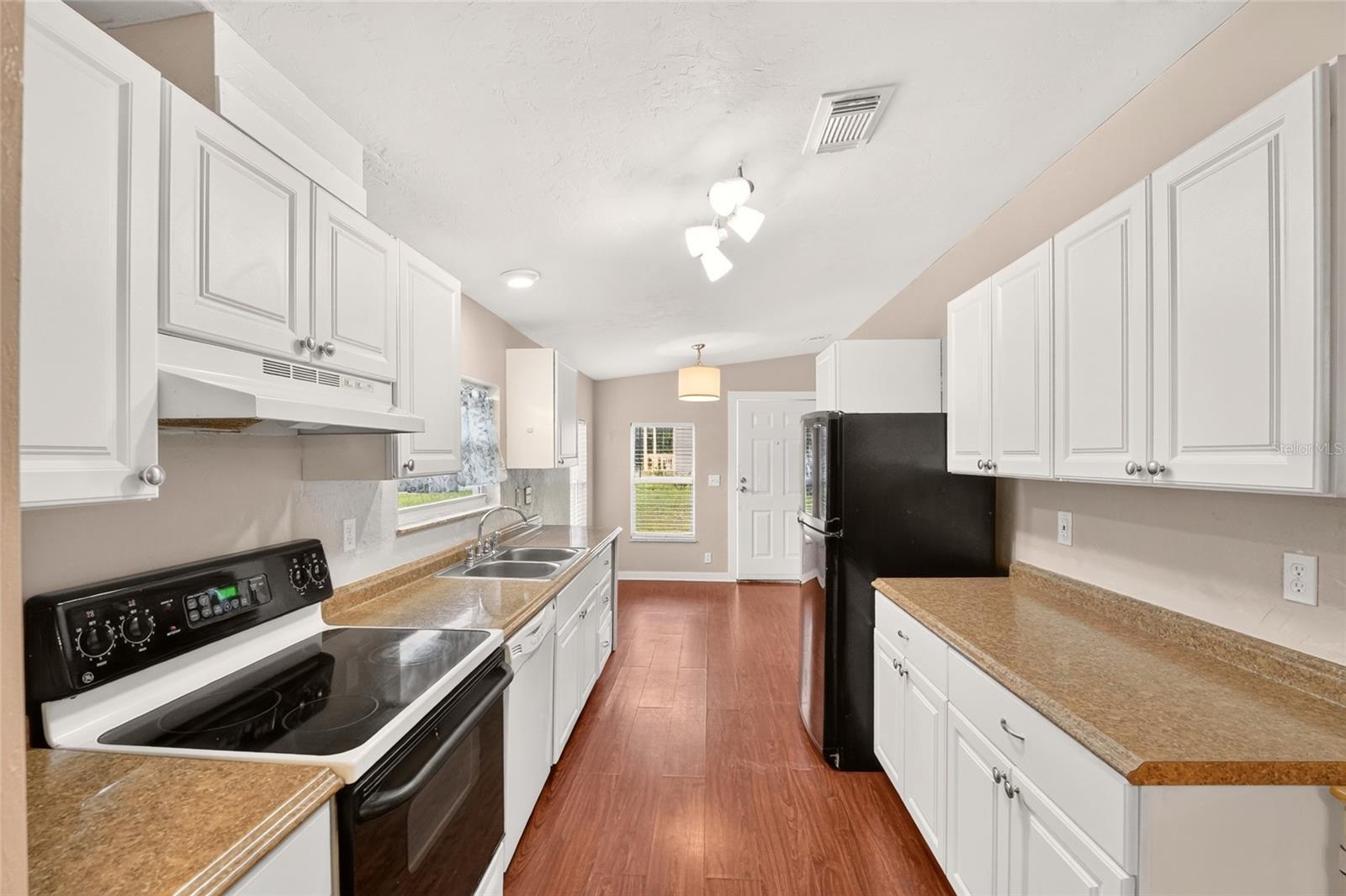 1827 Se 43rd Ter Property Photo 10