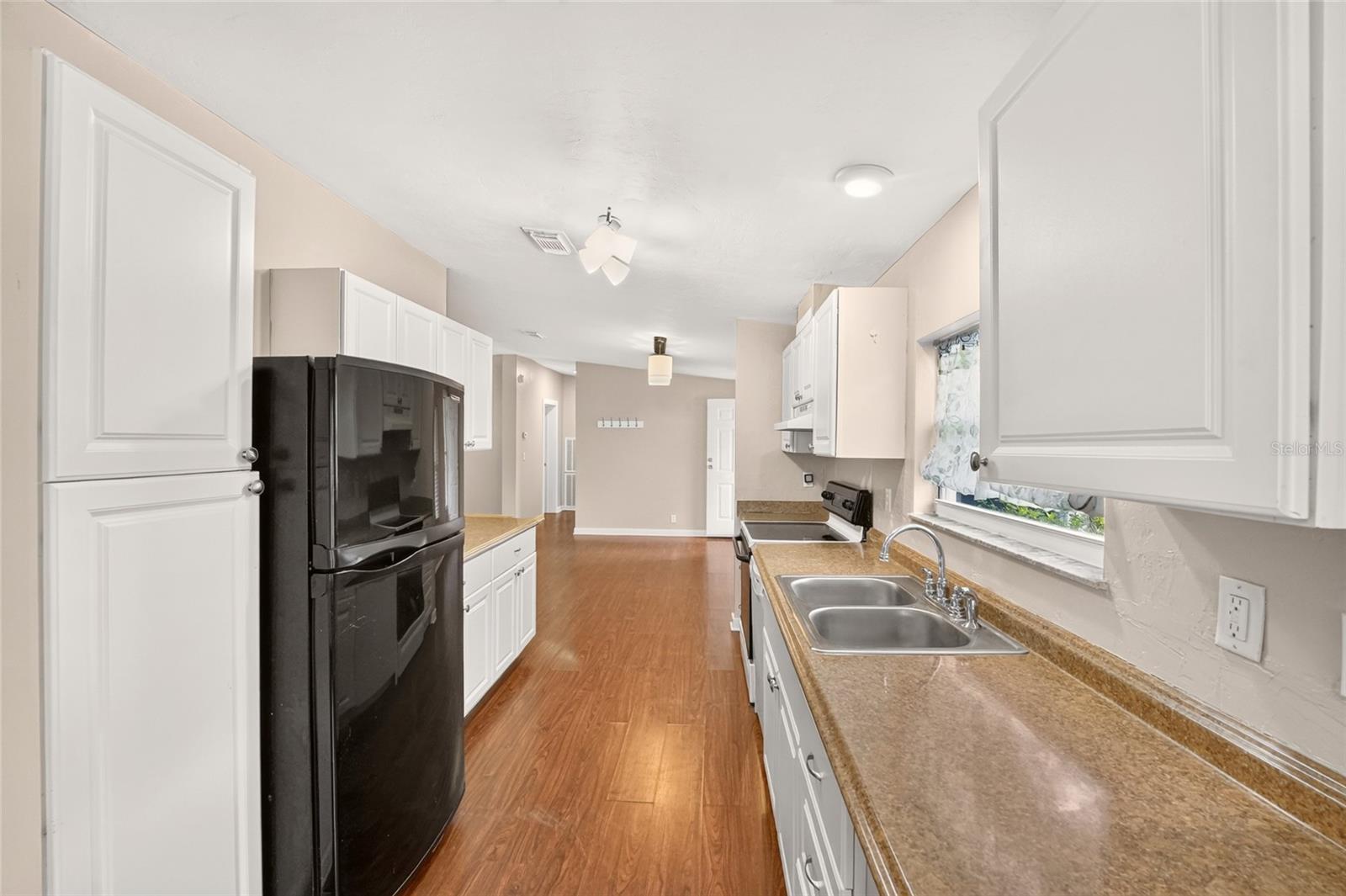 1827 Se 43rd Ter Property Photo 14