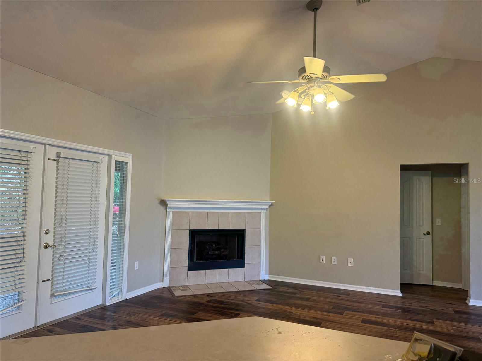 10654 Nw 9th Rd Property Photo 3