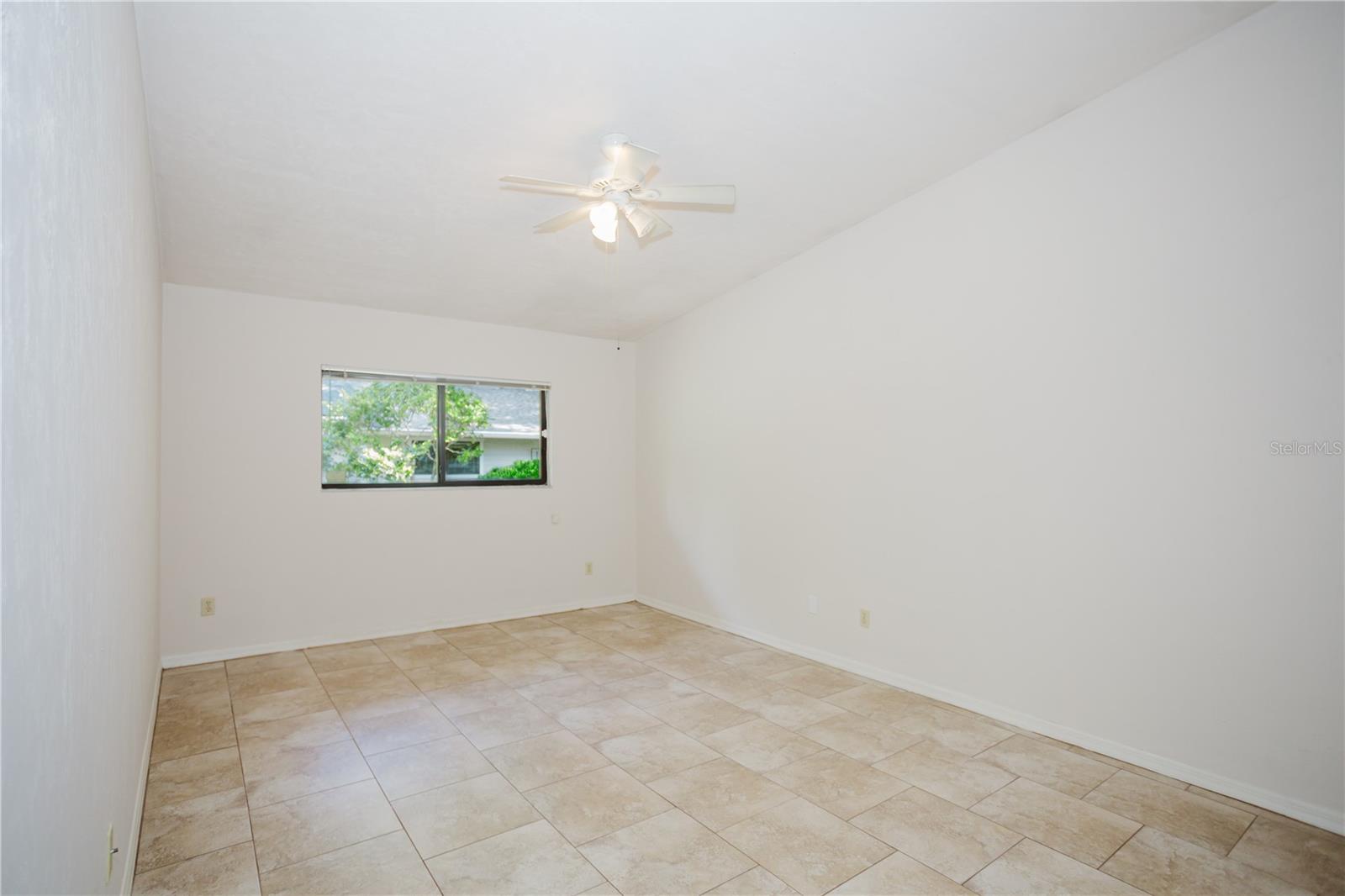 3915 Nw 7th Pl Property Photo 7