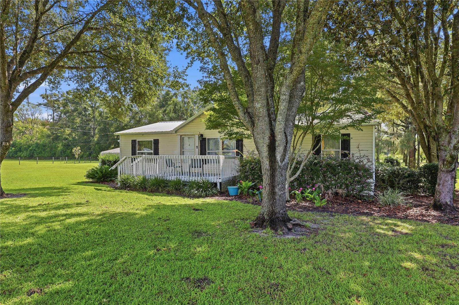 22930 Nw 50th Ln Property Photo 37