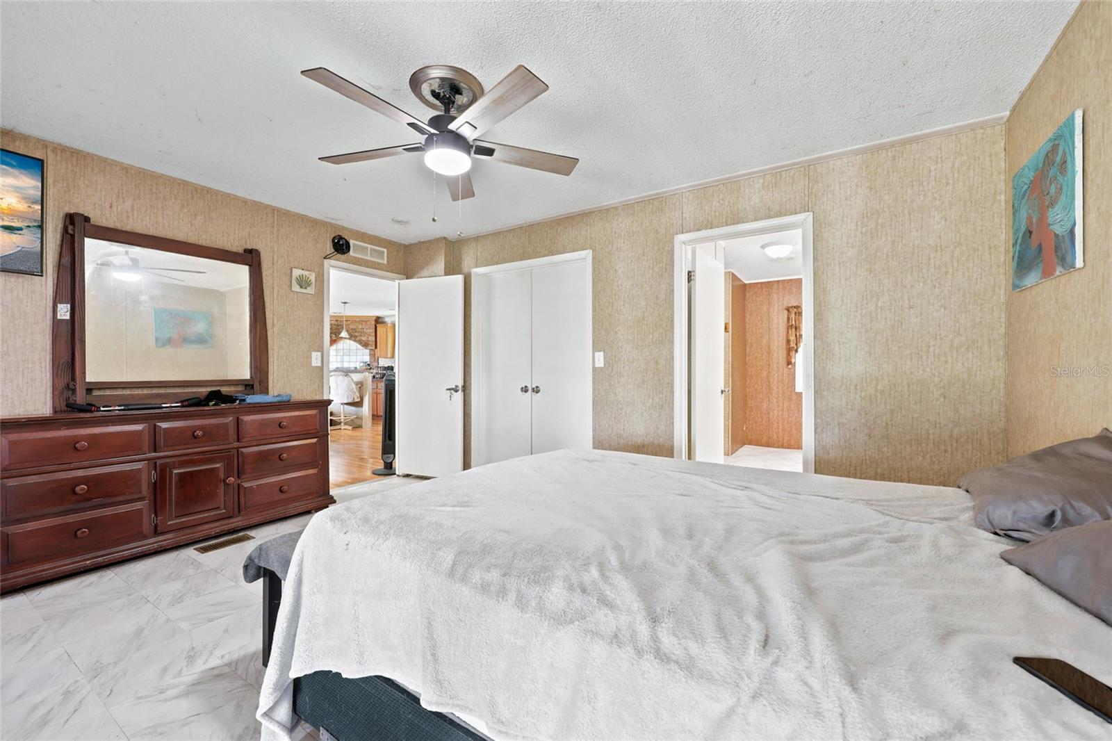 1837 State Road 20 Property Photo 13