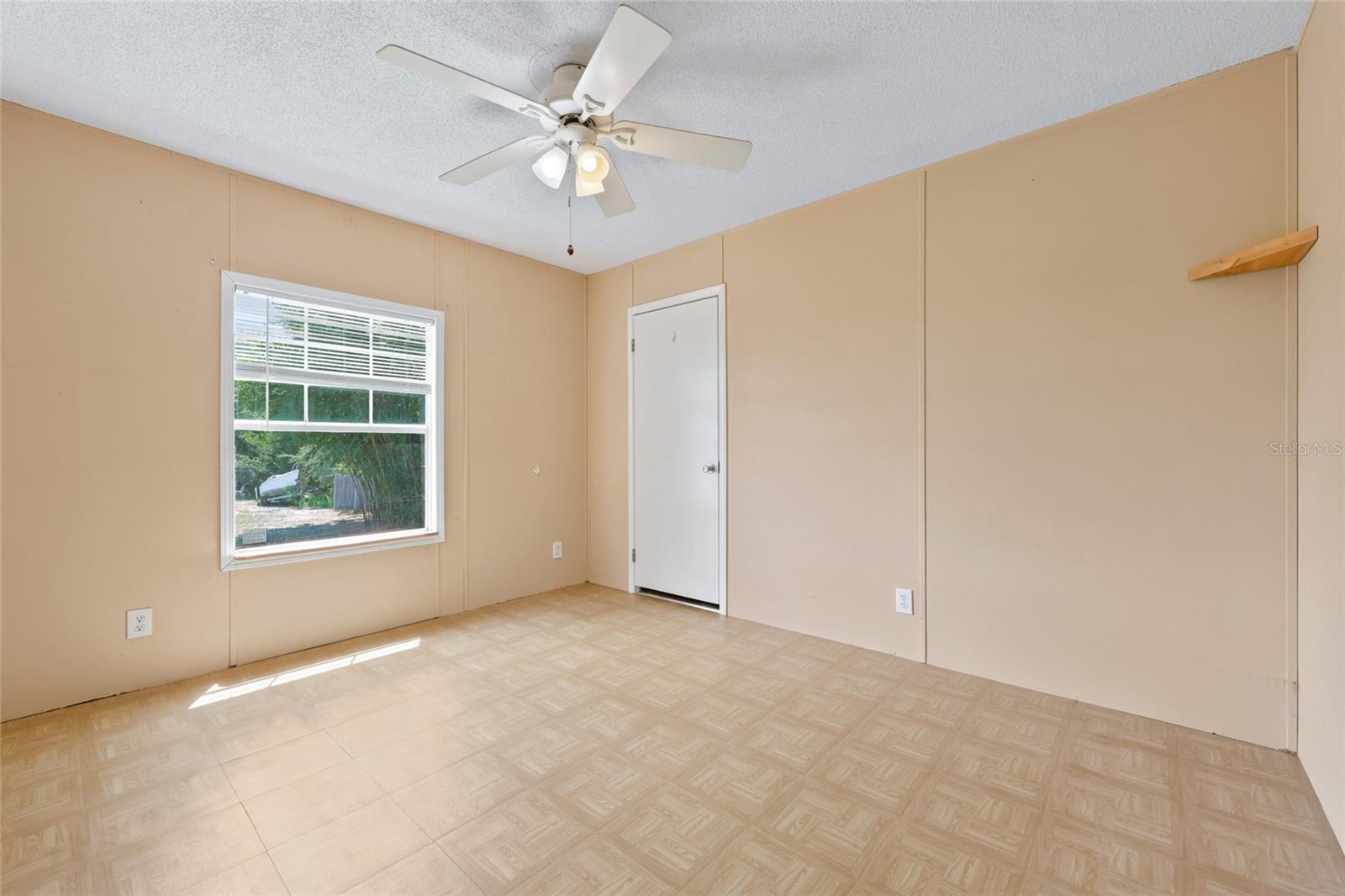 1837 State Road 20 Property Photo 16