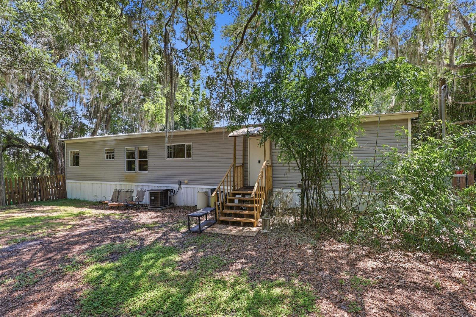 1837 State Road 20 Property Photo 28