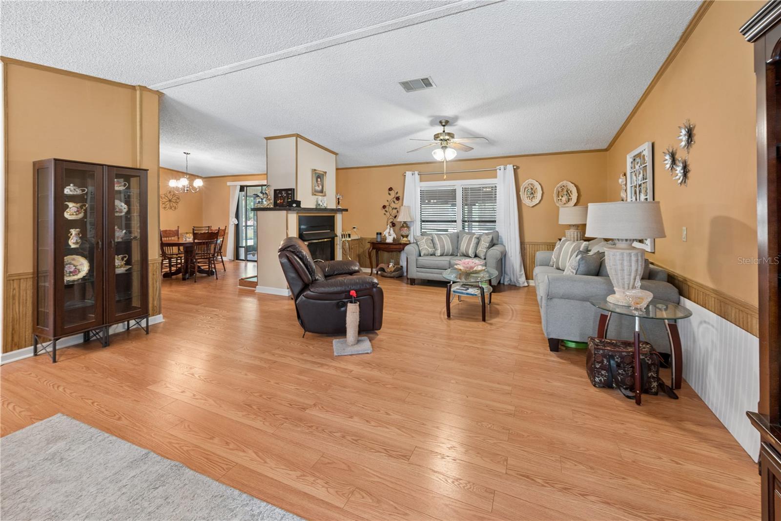 6863 Deer Springs Rd Property Photo 7
