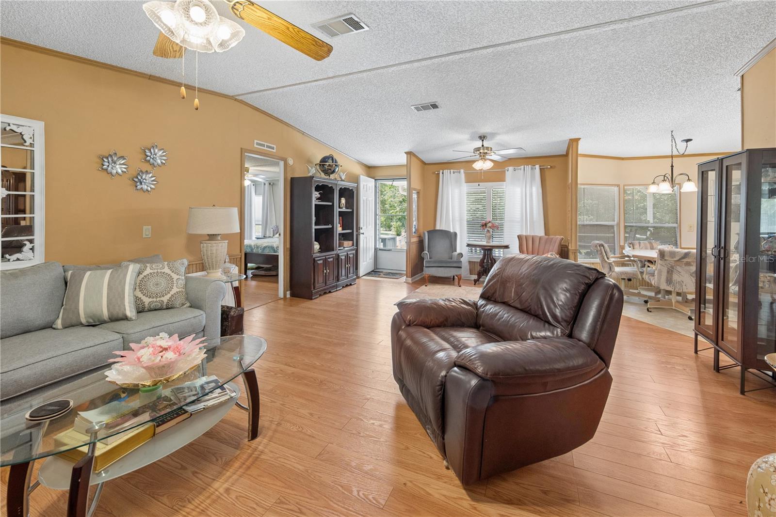 6863 Deer Springs Rd Property Photo 8