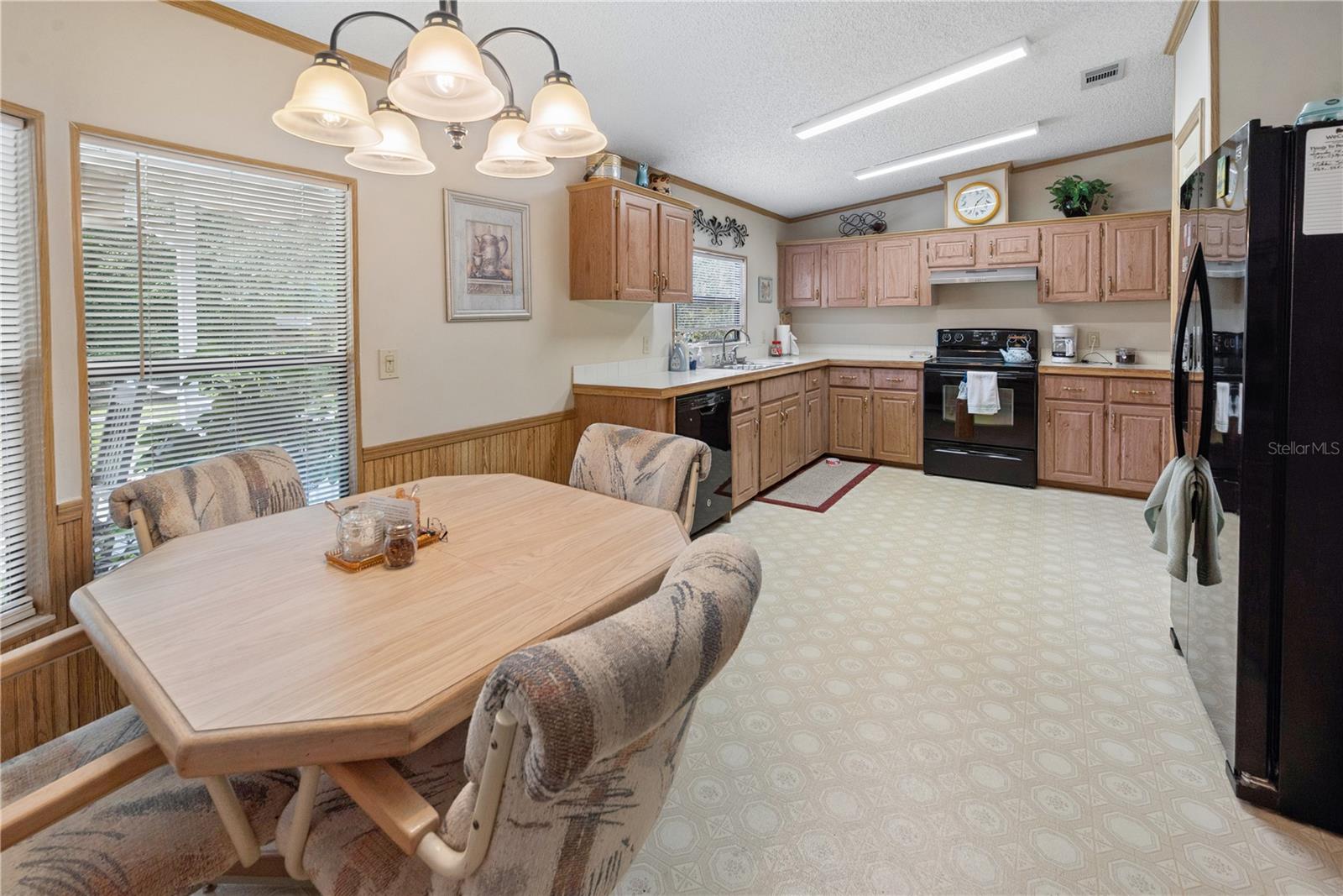 6863 Deer Springs Rd Property Photo 10