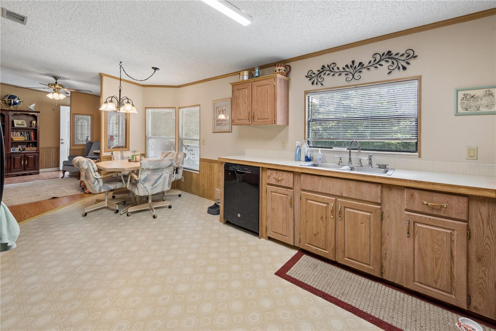 6863 Deer Springs Rd Property Photo 14