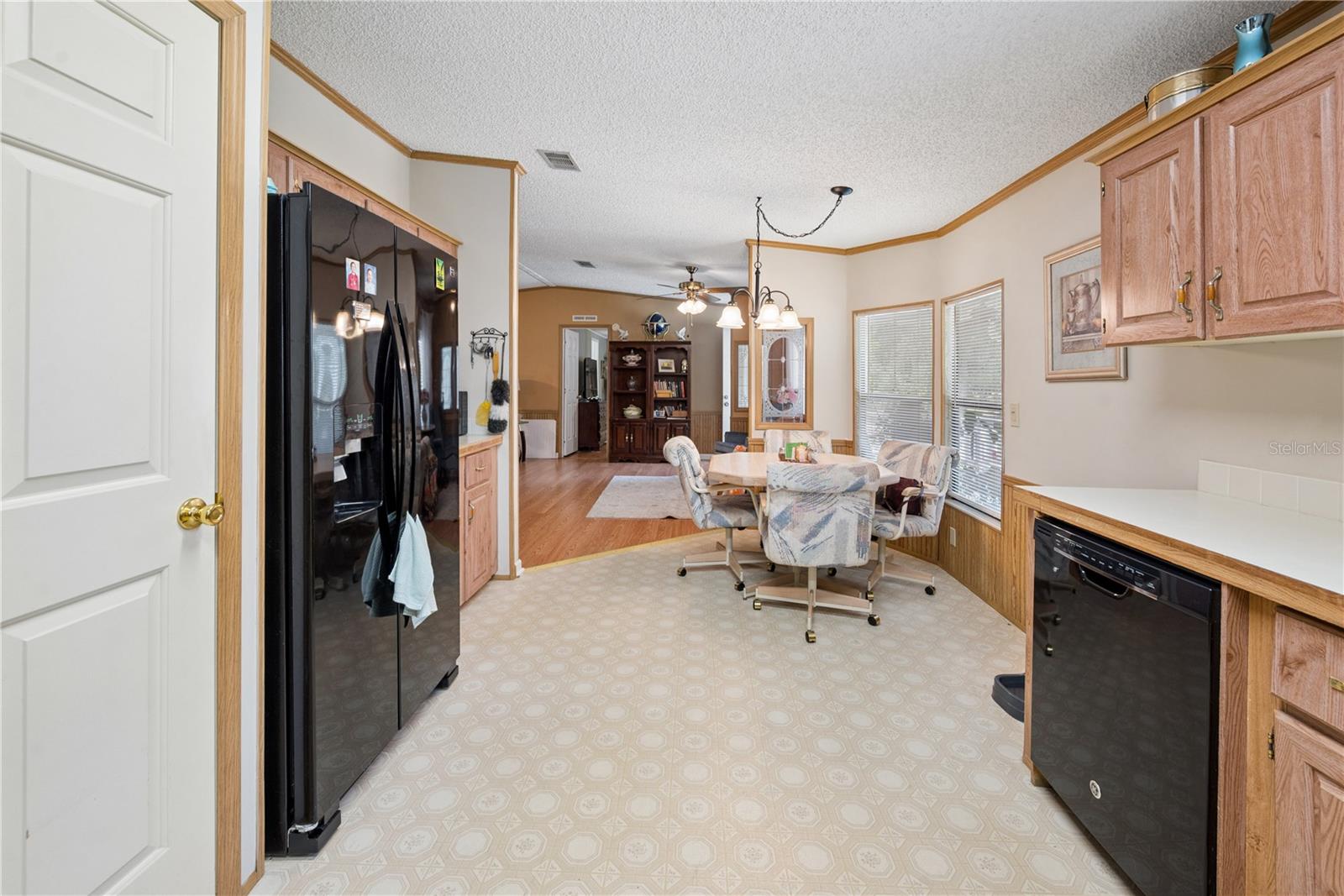 6863 Deer Springs Rd Property Photo 15
