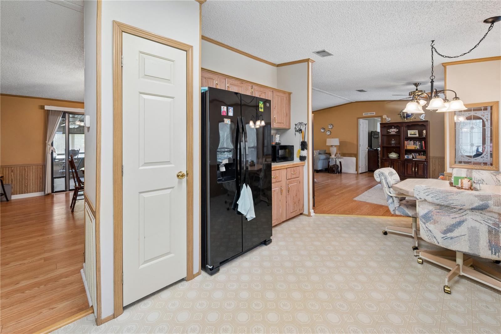 6863 Deer Springs Rd Property Photo 16