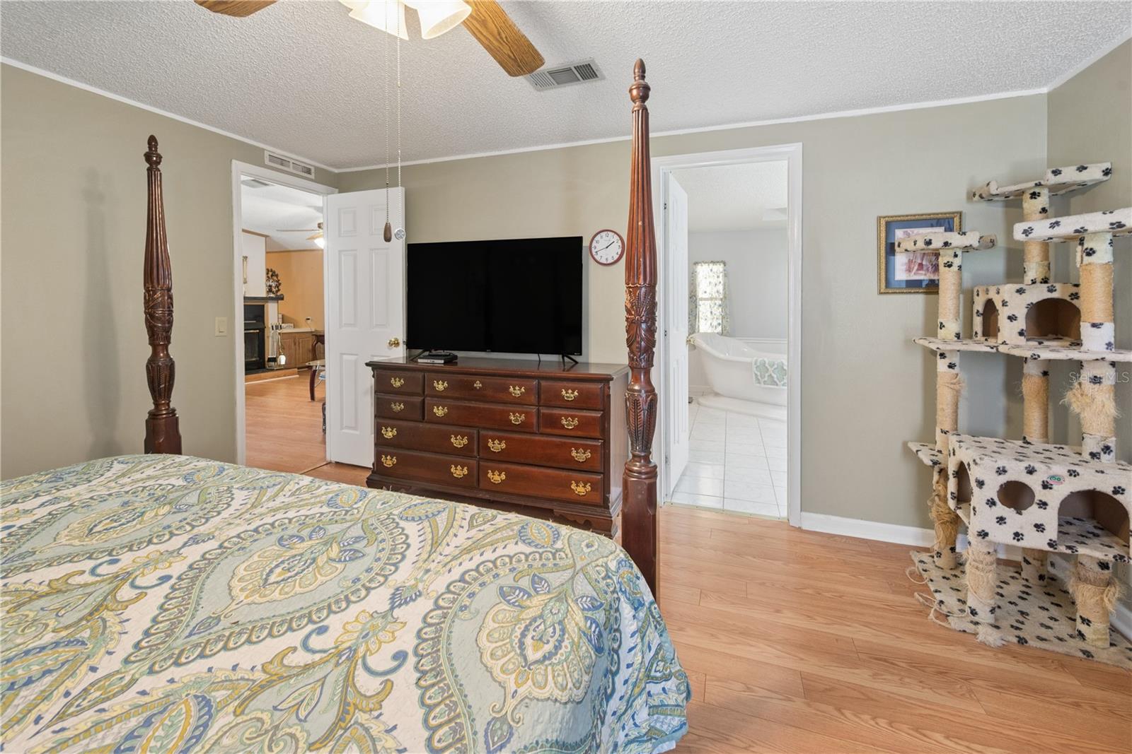 6863 Deer Springs Rd Property Photo 22