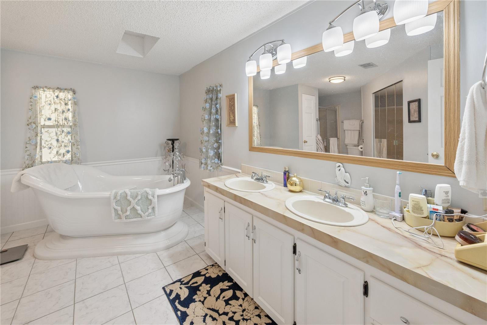 6863 Deer Springs Rd Property Photo 23