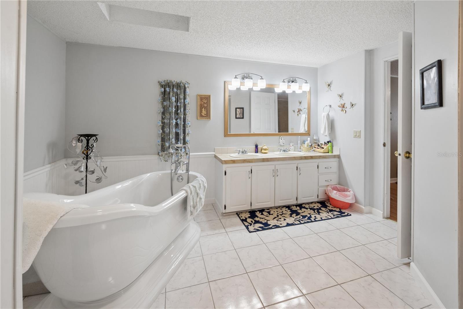 6863 Deer Springs Rd Property Photo 26