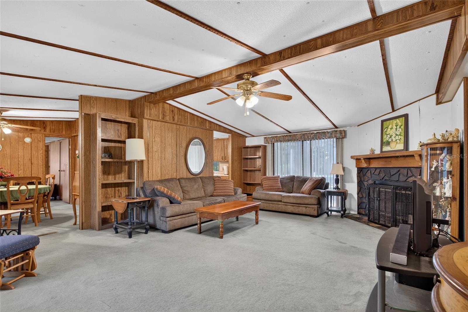 304 Colgate Loop Property Photo 8
