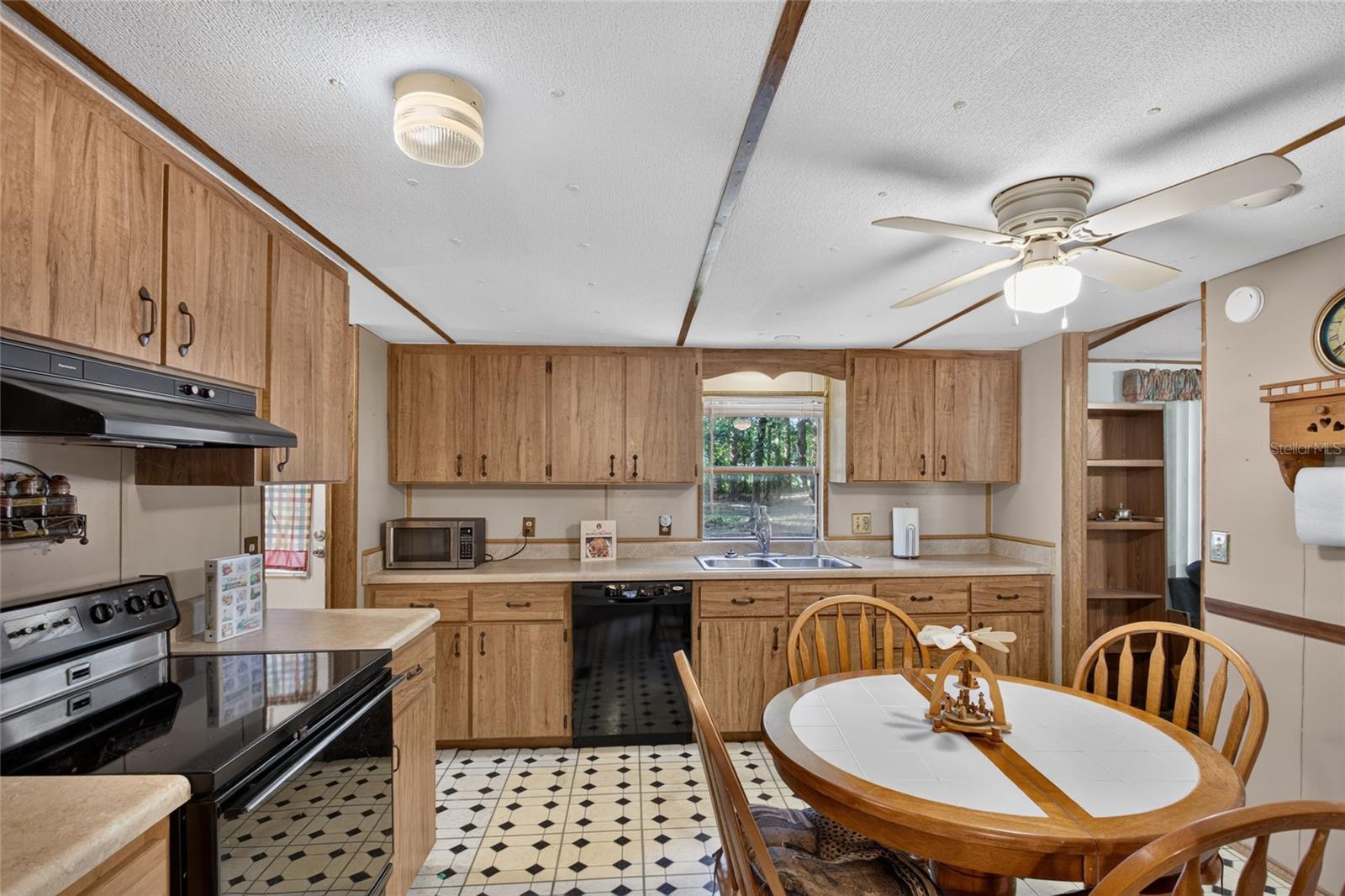 304 Colgate Loop Property Photo 14