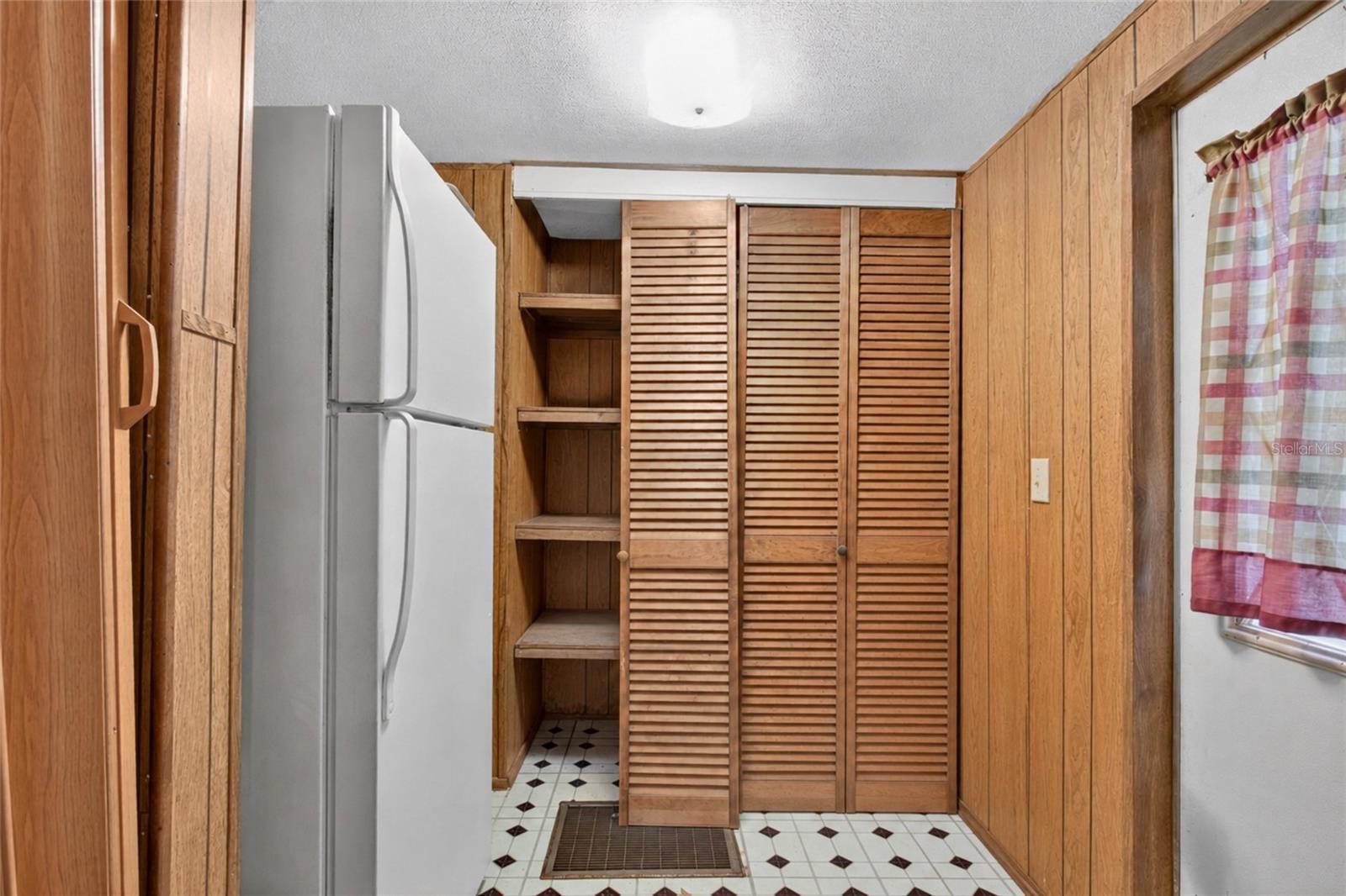 304 Colgate Loop Property Photo 17