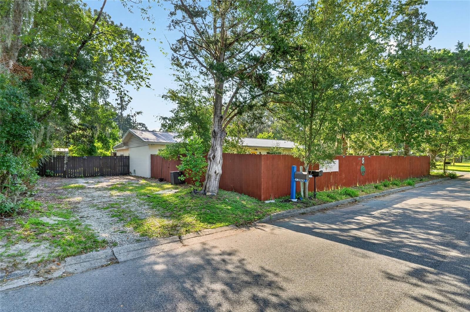 3929 Nw 20th Ter Property Photo 44
