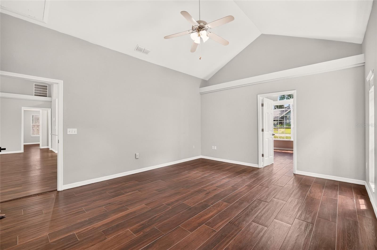 1124 Nw 98th Ter Property Photo 18