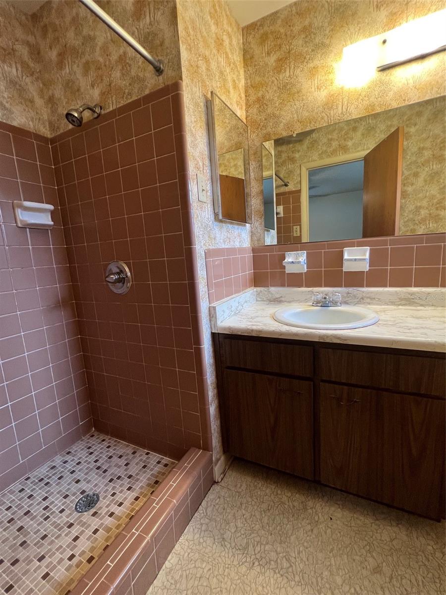 703 Ne 5th Pl Property Photo 11
