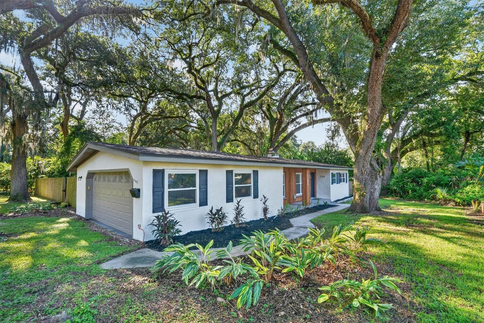 1202 Oranole Rd Property Photo 1