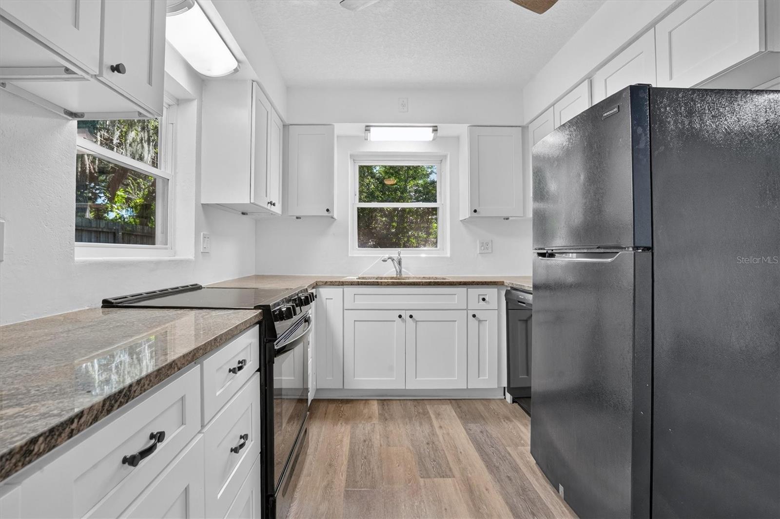1202 Oranole Rd Property Photo 11