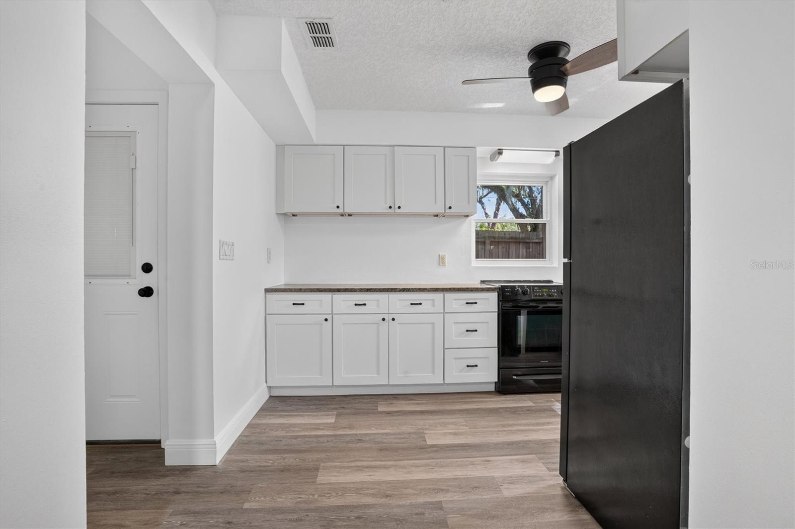 1202 Oranole Rd Property Photo 14