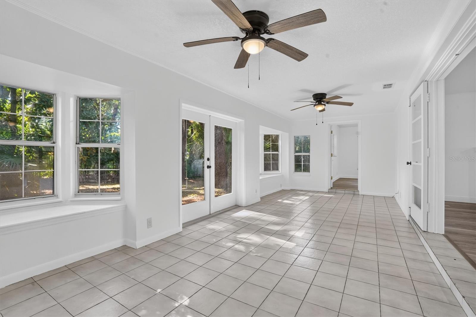 1202 Oranole Rd Property Photo 16